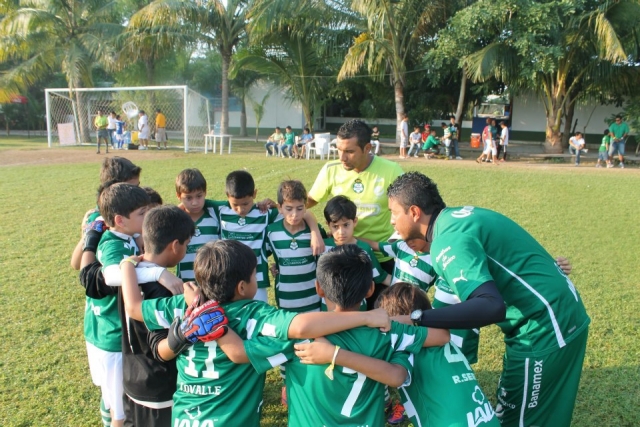 Entrenadoternera y equipo